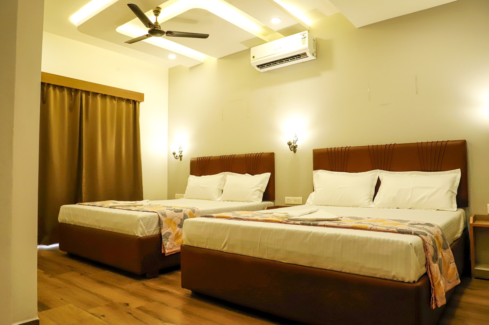 Deluxe Couple Rooms